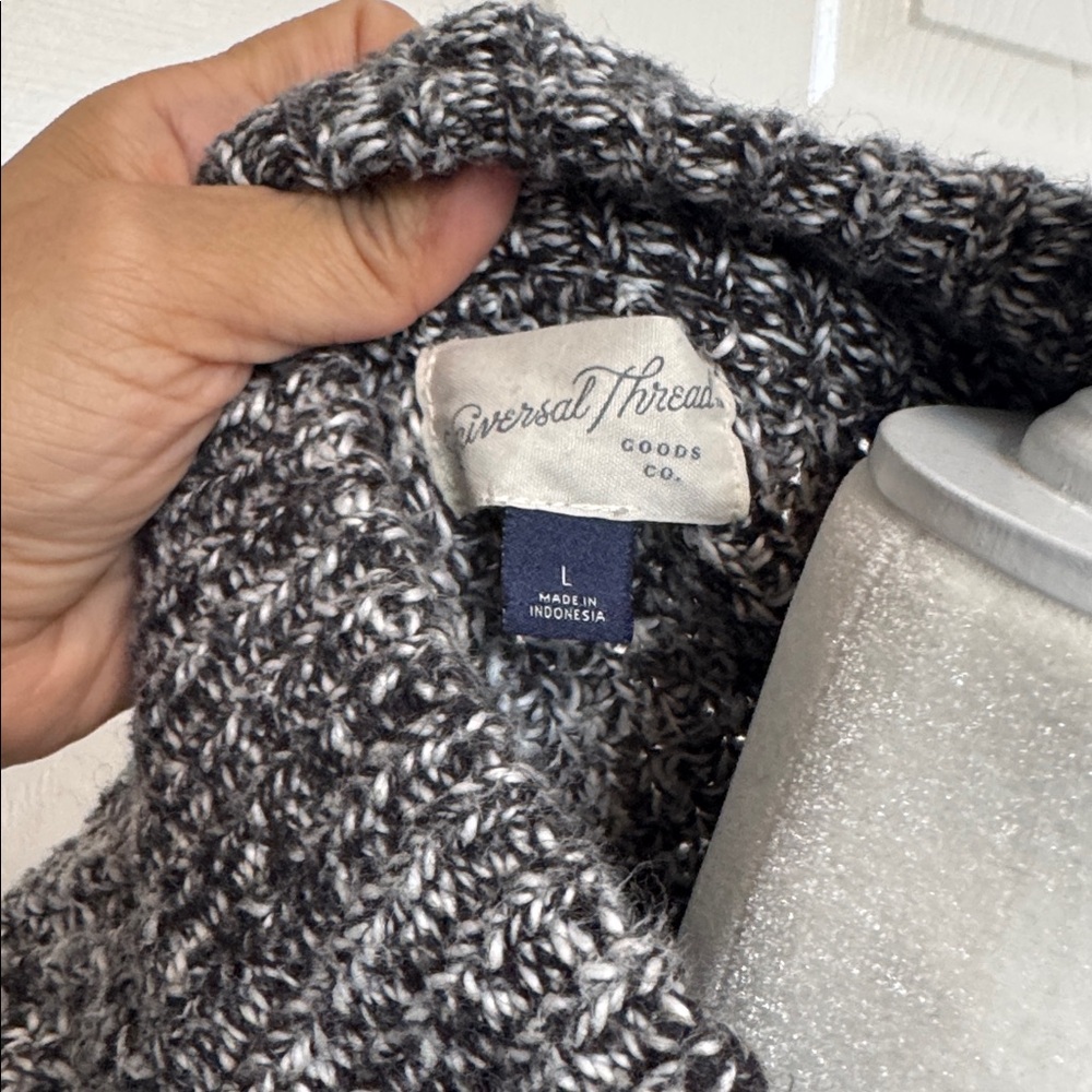 Universal Thread Charcoal Sweater - Size Large - Picture 5 of 8